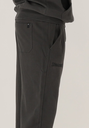 40232020-CHBK_Jogger pants men Sportsstyle Charcoal-Black_onBody.webp